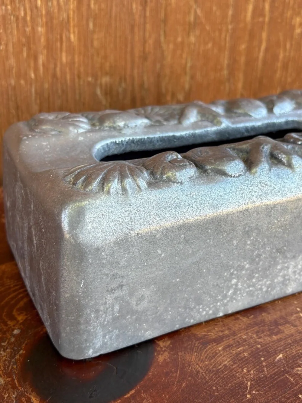 Vintage elegant solid